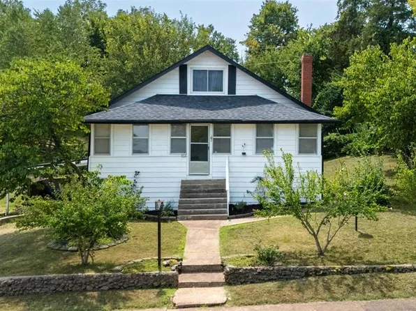 402 Fort St, Waynesville, MO 65583