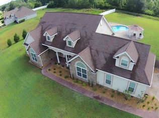 199 Lakes Dr, Brunswick, GA 31523