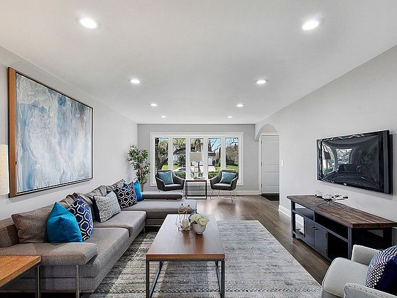 4th image of 4030 Yorkshire Ln