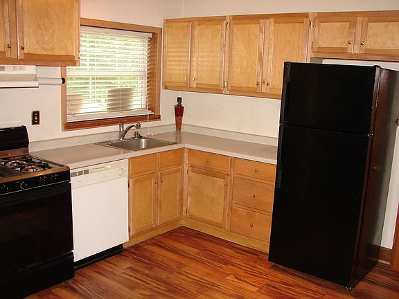 4th image of 1402 Sorin St