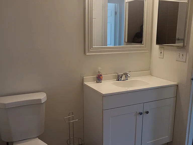 ~Full bath/newly tile throughout