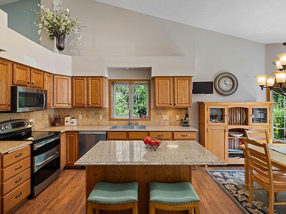 5th image of 12755 Falcon Ct