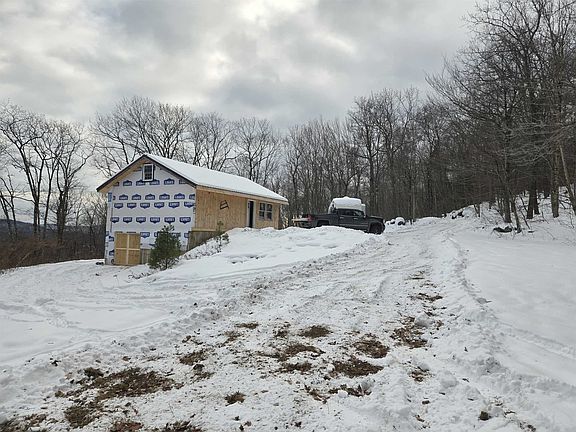 2nd image of 1046 Kings Highway