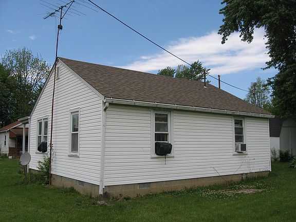 4th image of 140 E Lewis Ave
