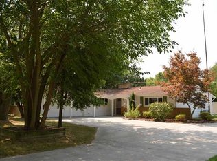 910 Glen Ave, Mount Pleasant, MI 48858