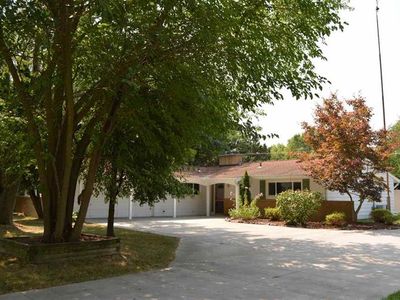 910 Glen Ave, Mount Pleasant, MI, 48858