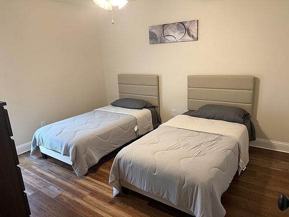 5th image of 6905 Burnett Ln
