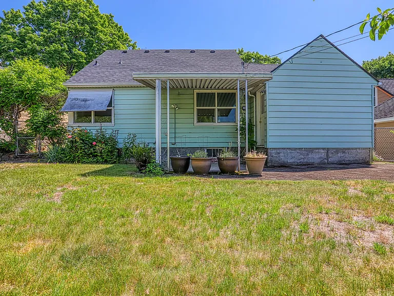 4106 NW Fir St — Photo 25