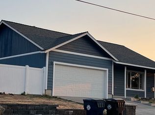 2220 SW Obsidian Ave, Redmond, OR 97756