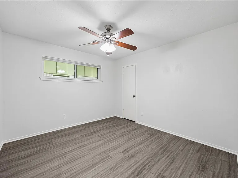 5850 Southminster Dr — Photo 8