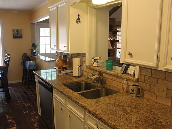GRANITE COUNTERTOPS