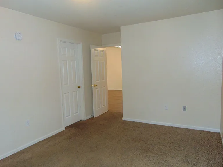 1709 N Lakewood Dr — Photo 11