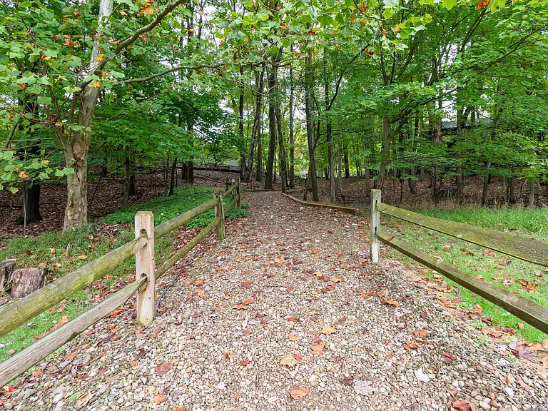 17767 Falling Leaves Rd — Photo 25