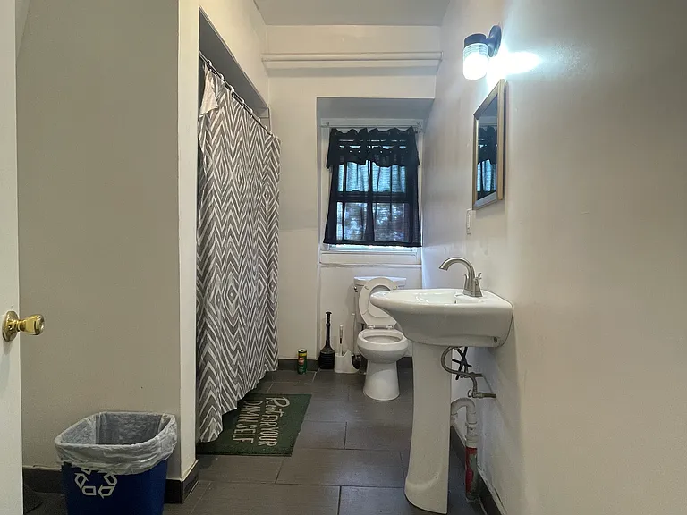 62 Dehart Pl #5 — Photo 6