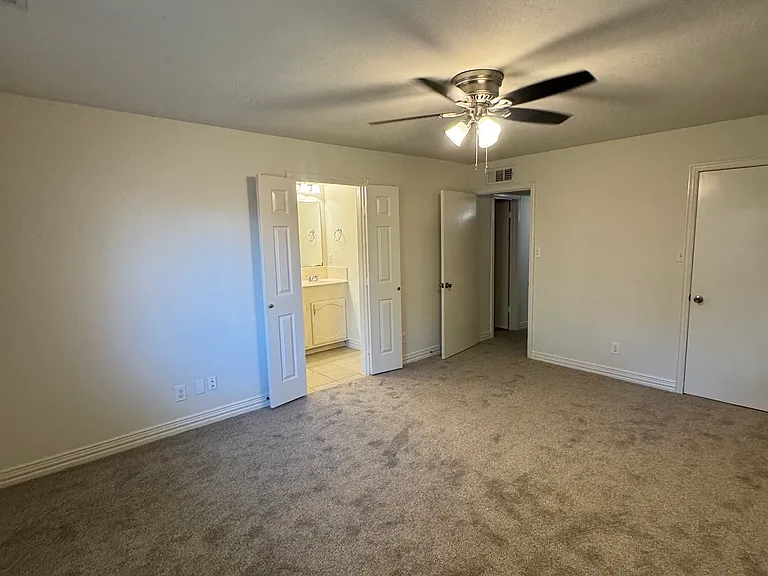 1104 Kesser Dr — Photo 19