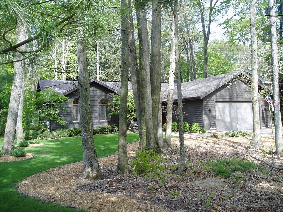 1st image of 13463 Forest Park Dr