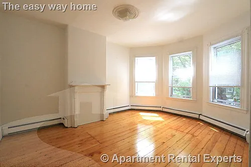 254 Windsor St Photo 1
