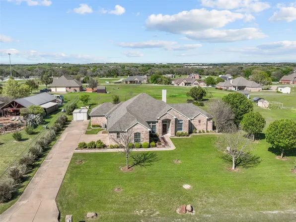 214 Park Place Cir, Cresson, TX 76035