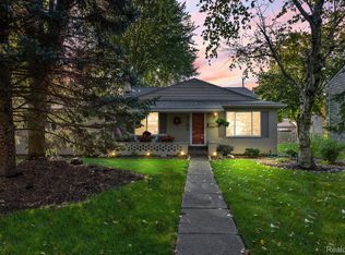 4184 Cambridge Crescent Dr, Troy, MI 48085
