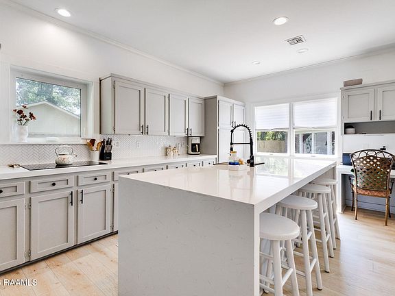 5th image of 125 Donald Dr