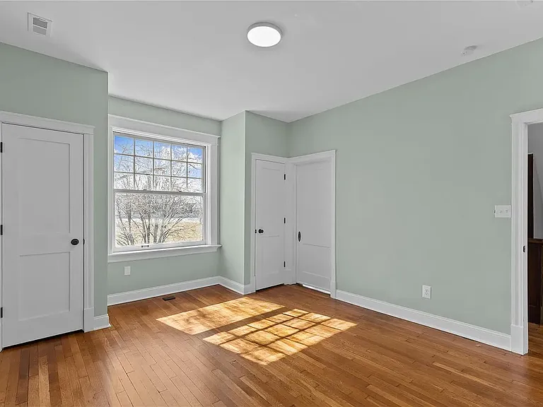 3831 Lafayette Ave — Photo 14