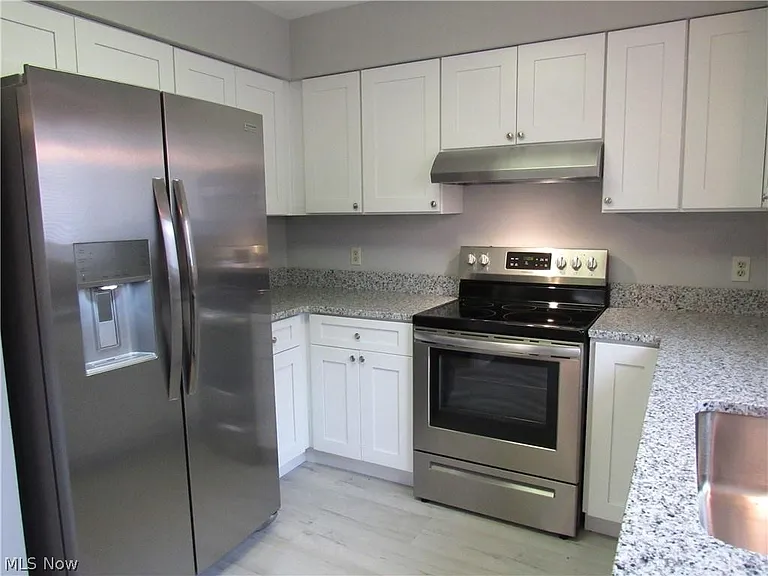 7155 Auburn Rd — Photo 9