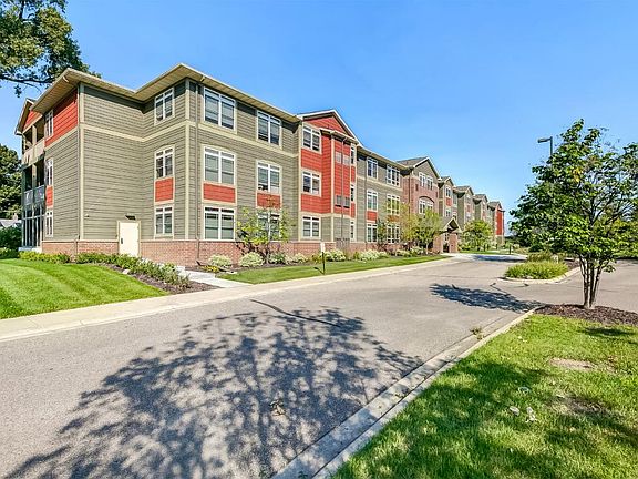 3rd image of 2530 34th St E #309