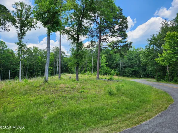 396 Riverbend Dr, Macon, GA 31211