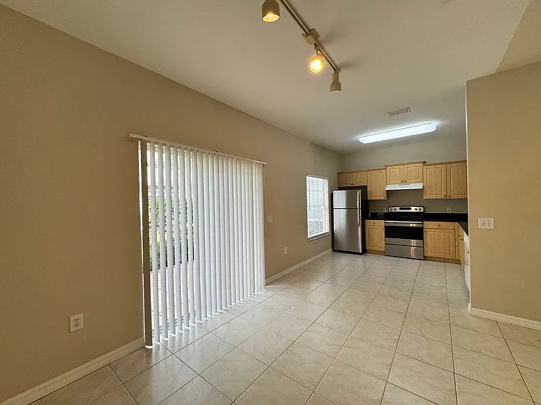 7750 Plantation Cir — Photo 19