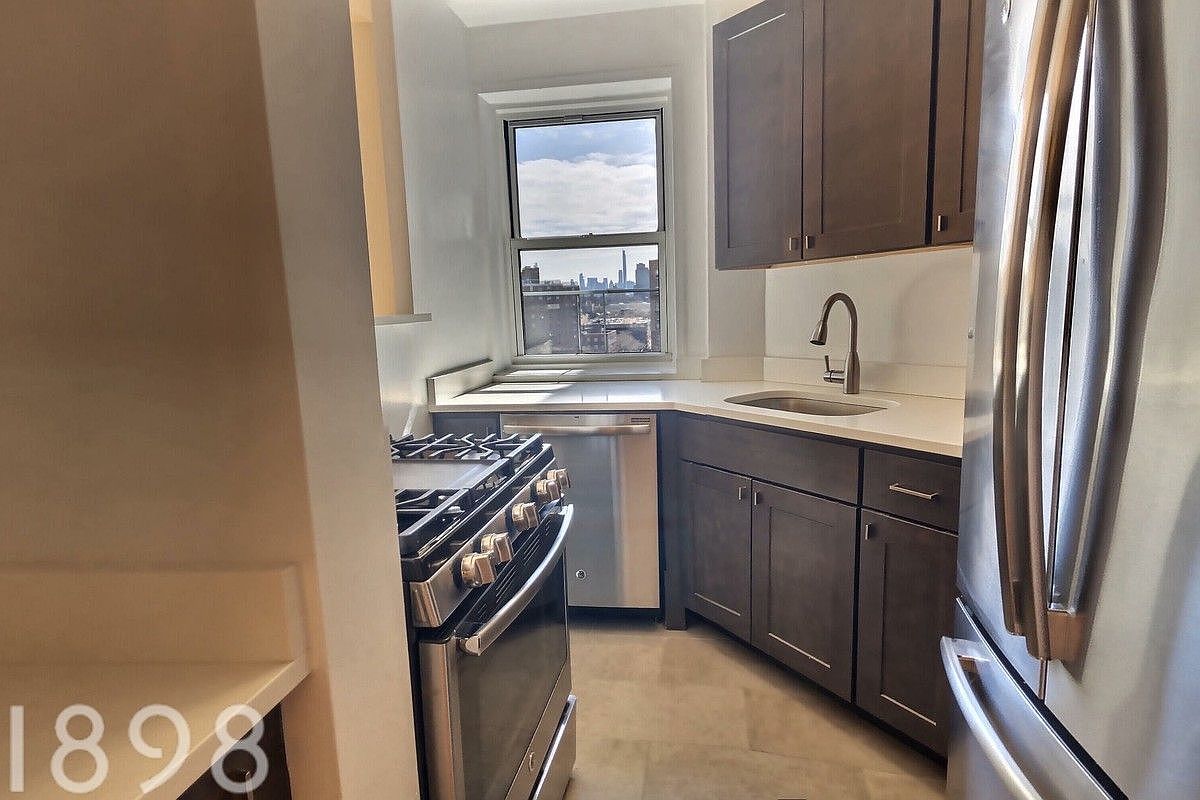 2255 5th Ave APT 10A, New York, NY 10037 | Zillow