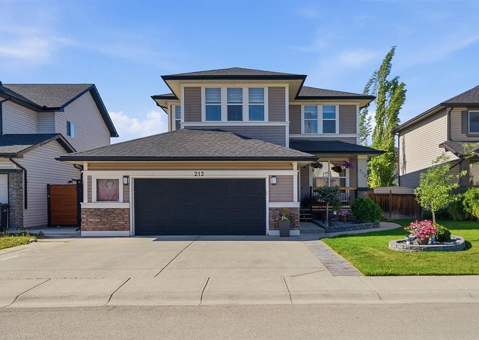 1st image of 212 SE Willowmere Close