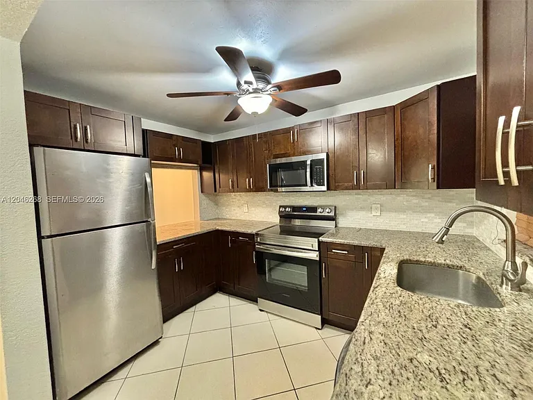 9411 Evergreen Pl #303 — Photo 4