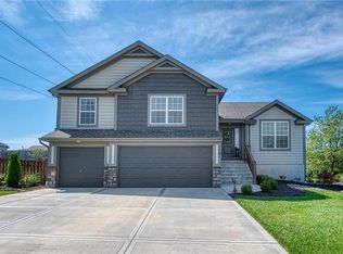1701 NE 94th St, Kansas City, MO 64155
