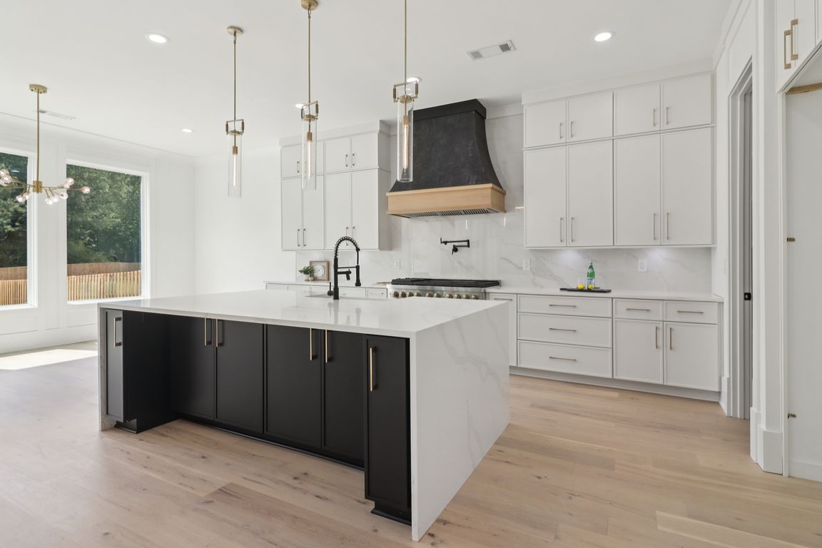 next background image