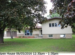 542 Memorial Dr, WINNECONNE, WI 54986