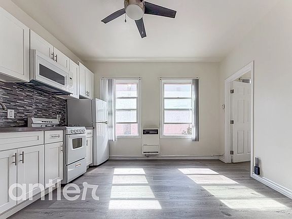 2nd image of 718 S Carondelet St #O307