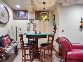 3955 Robin Hill Rd, La Canada Flintridge, CA 91011