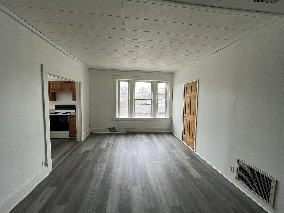 Building Photo - 102 S State St #1