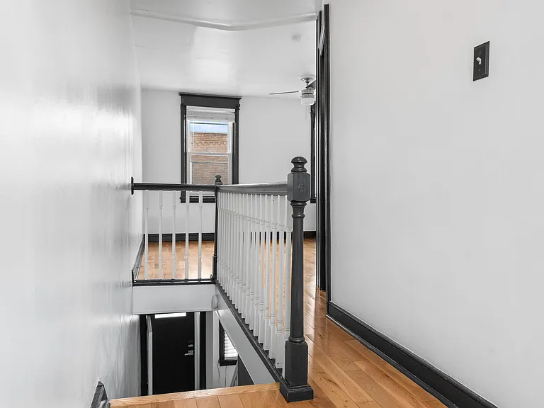 130 McClellan St — Photo 13