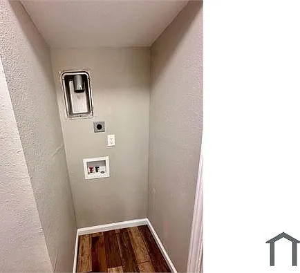 990 SW 37th St — Photo 14