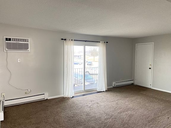 2nd image of 182 Mohawk Dr #3