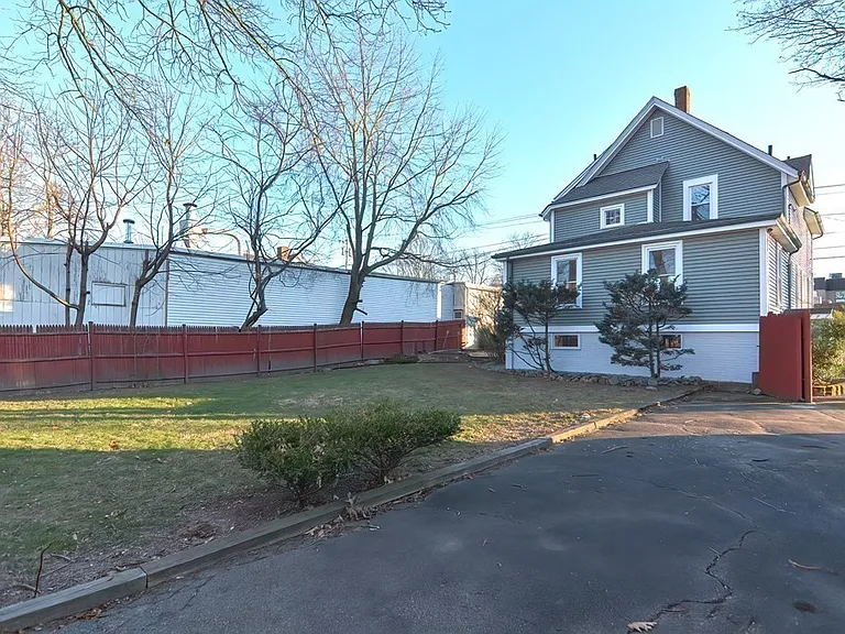 76 Holman St #2 — Photo 3
