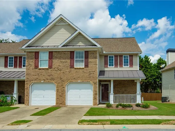 105 Fox Creek Dr, Woodstock, GA 30188