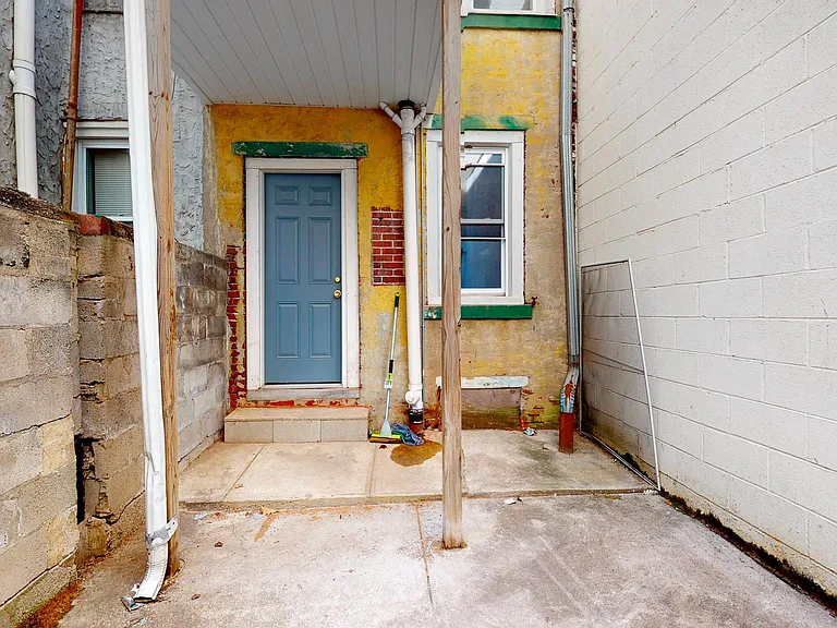 3927 Warren St — Photo 14