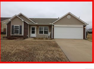 711 NE Fenway Ave, Bartlesville, OK 74006