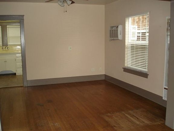 3rd image of 723 H St