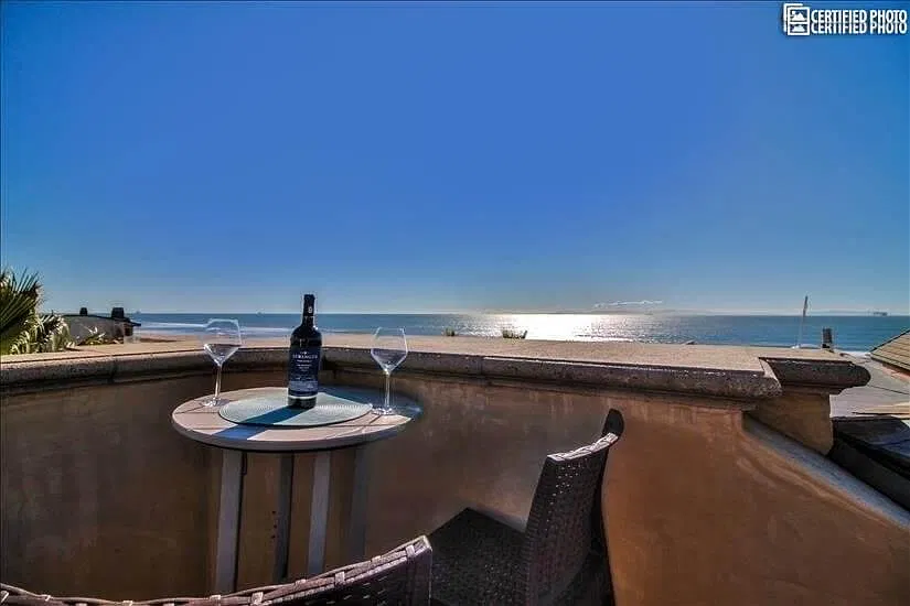 4 bed, 3.5 bath, 2500 sqft, $15,000 — Photo 2