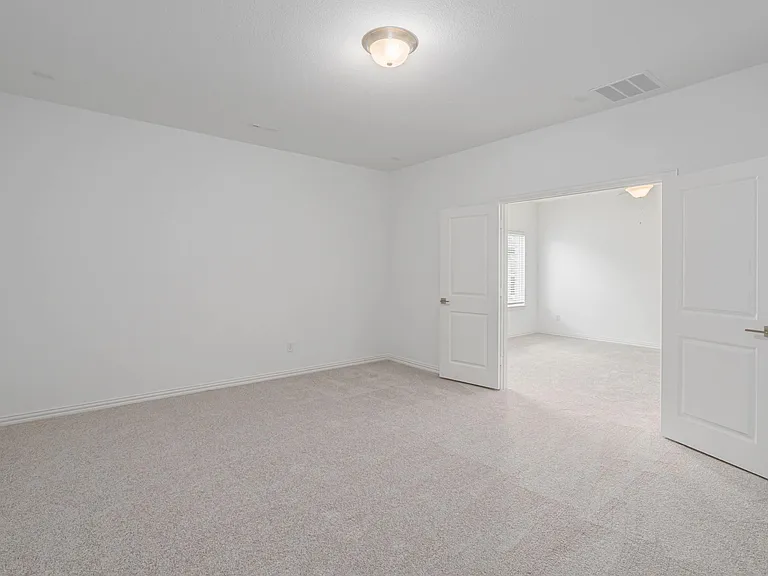 908 Utica Dr — Photo 28