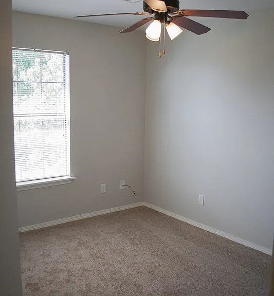 2324 Hidden Lake St — Photo 7