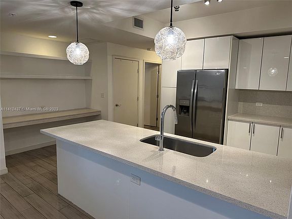 4th image of 999 SW 1st Ave APT 1716